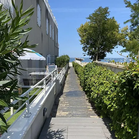 Eyrac Bord De Apartment *